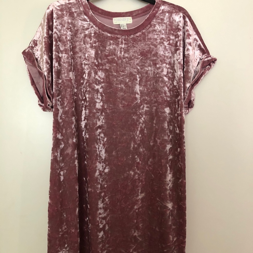 Pink scoop-neck cap-sleeved dress